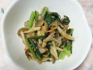 きのこと小松菜の和え物